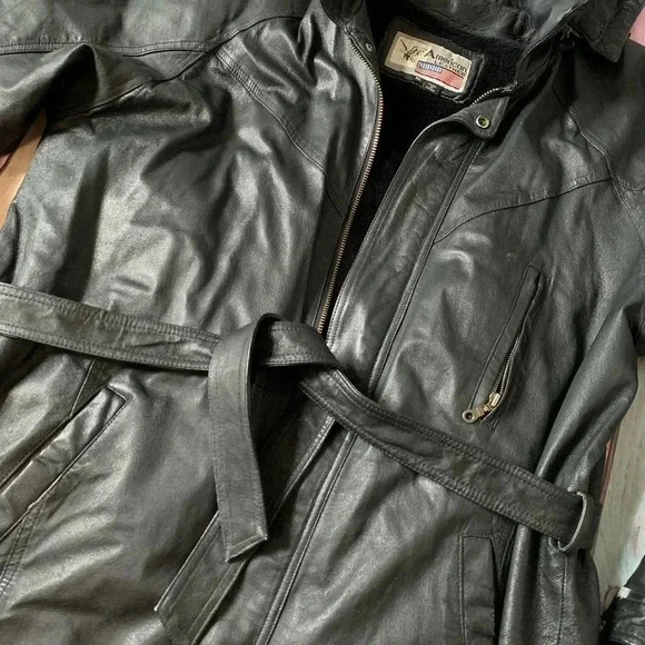 Men’s belted vintage leather jacket with removable hood - Picture 4 of 10